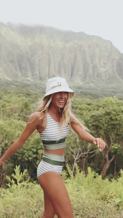 Nani Swimwear Swim Tops|Cut Back Crop